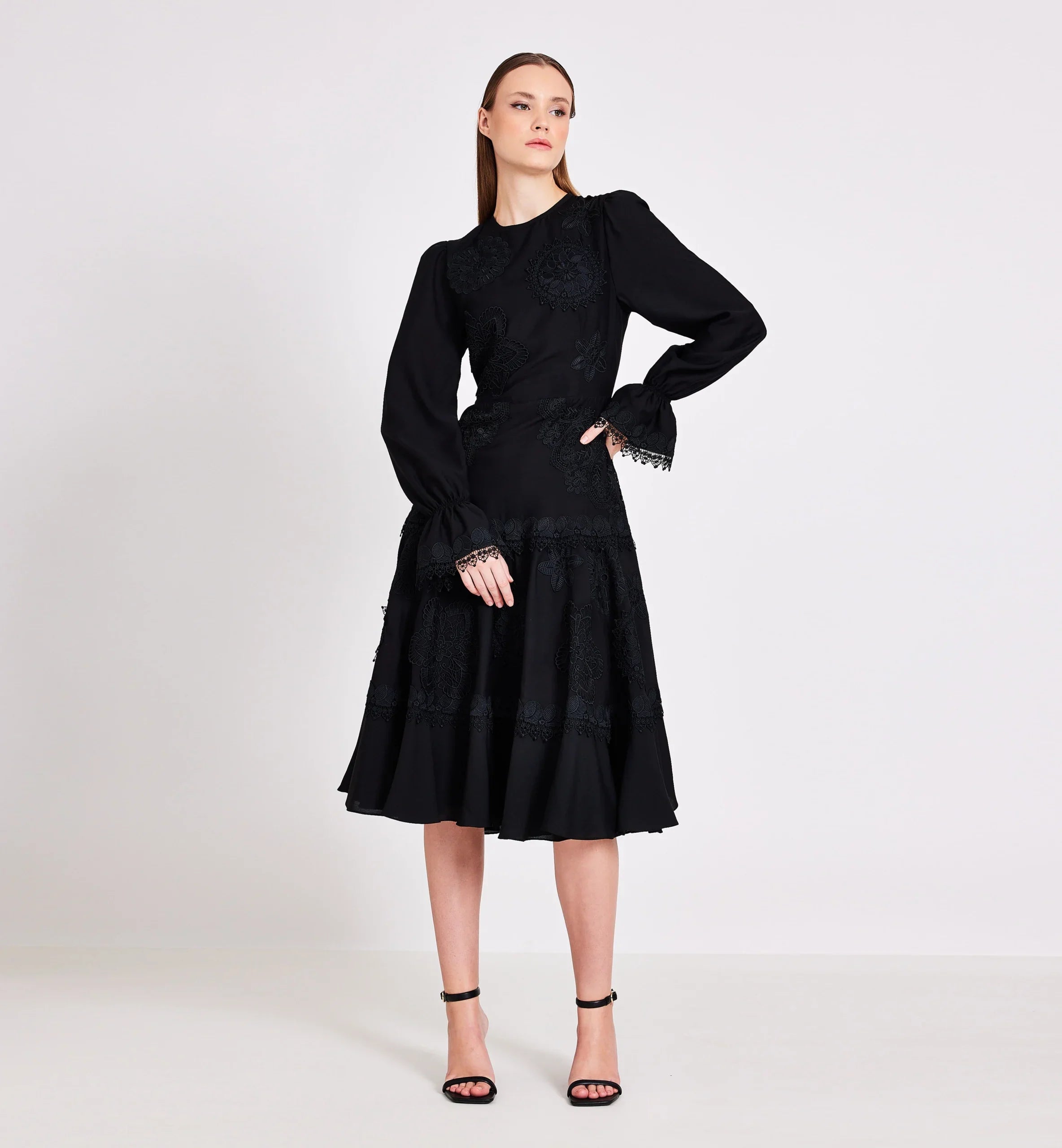 Floral Appliqué & Lace Ribbon Midi Dress in Black