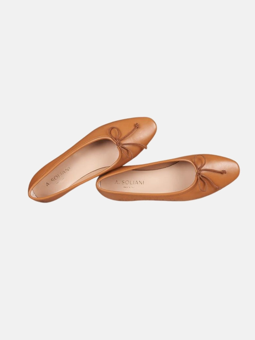 Como Flats in Caramel