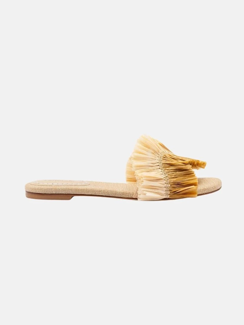 Ivy Fringe Flat In Beige Raffia